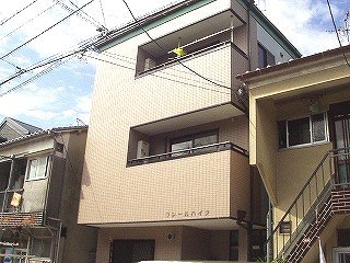 高槻市の賃貸マンション|フレールハイツの外観