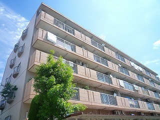 高槻市分譲賃貸マンション エメラルドマンション高槻 外観写真.jpg