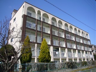 高槻市賃貸マンション|マンションサンプラザTの外観