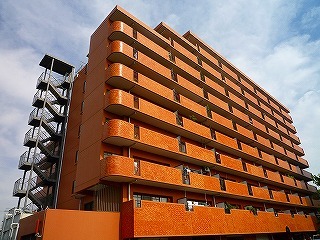 高槻市賃貸マンション ライオンズマンション高槻 外観写真.jpg