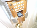 上牧賃貸一戸建て|指紋認証キー.jpg